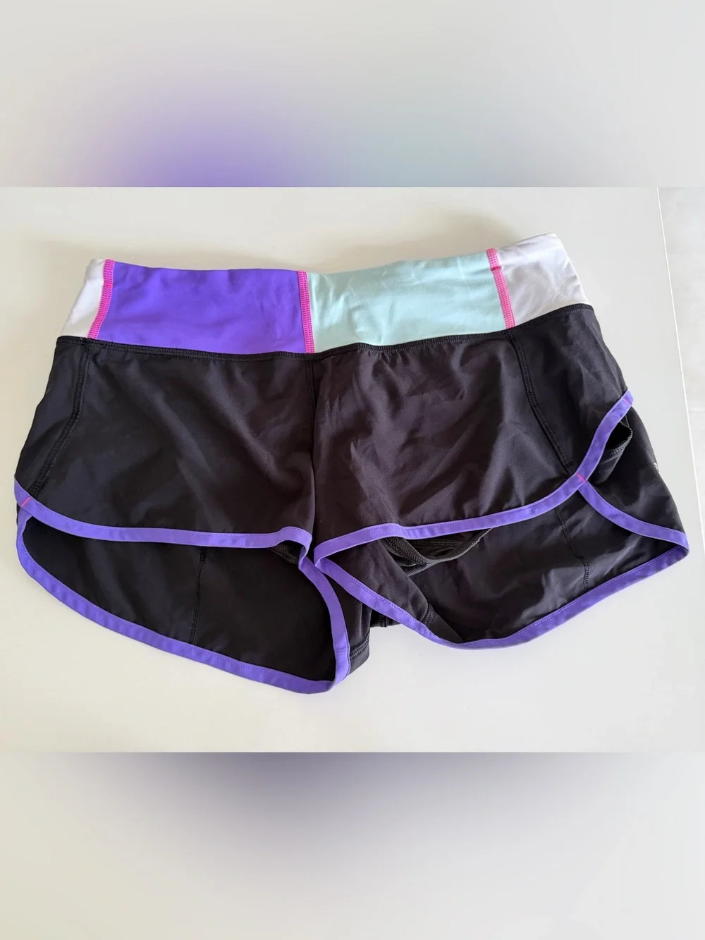Lululemon speed shorts size 6 - Picture 1 of 3